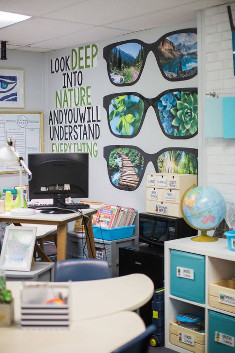 Bulletin Board Ideas High School Science, Scientist Bulletin Board Ideas, Biology Themed Classroom, Decorating Science Classroom, Science Classroom Bulletin Board Ideas, Social Science Classroom Decor, Ecosystem Classroom Decorations, Middle School Biology Classroom, Middle Years Bulletin Boards