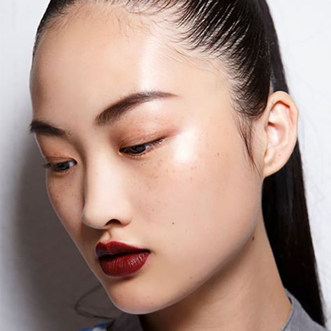 40 Best Makeup Looks To Try in 2021 - The Trend Spotter Makeup 40s, Makeup Looks Ideas, Best Makeup Looks, Makeup Looks To Try, 2022 Makeup, The Trend Spotter, Simple Makeup Looks, The Best Makeup, Graphic Liner