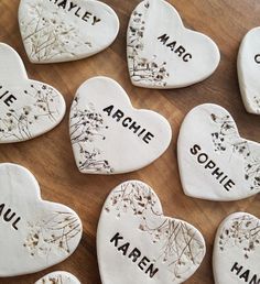 personalised ceramic heart wedding favours Ceramic Wedding Favours, Polymer Clay Wedding Favors, Ceramic Wedding Decor, Clay Wedding Decor, Pottery Wedding Gifts, Ceramic Wedding Gift, Wedding Pottery, Itsekovettuva Savi, Ceramic Hearts