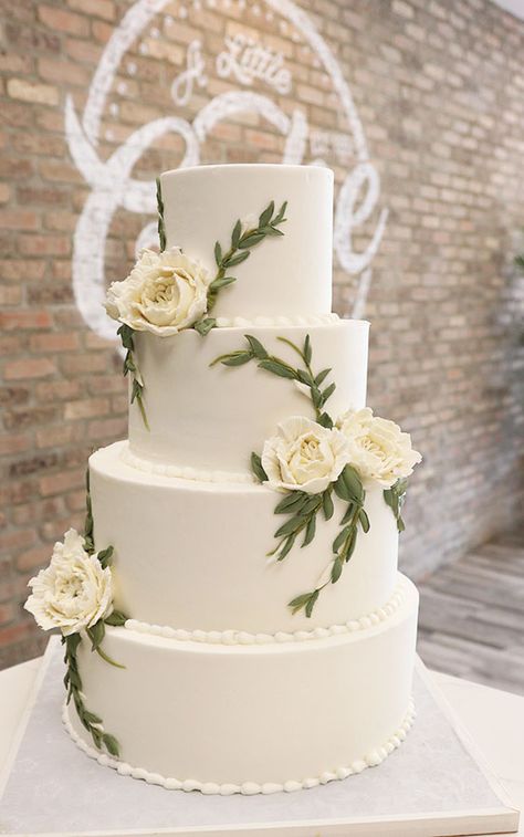 Simple Buttercream Wedding Cake, Timeless Wedding Cake, Iced Flowers, Smooth Buttercream, Cake Bridal, 16 Cake, Sweet 16 Cakes, Smooth Cake, Special Cakes