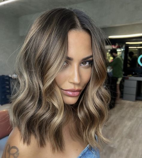 Bronde Babylights Balayage, Short Light Brown Hair With Lowlights, Hair Bayalage Blond, Blended Brown Balayage, Layered Balayage Hair Mid Length, Sandy Brown Hair Balayage, Bronde Inspo Hair, Brown With Dimension Hair, Dimensional Brunette Bob