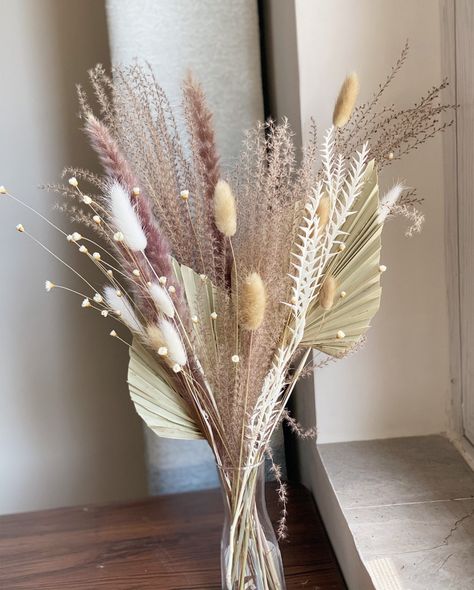 Ruscus Wedding, Flower Bouquet Pampas, White Ruscus, Diy Dried Flower Arrangement, Willow Branches, Bunny Tails, Handmade Vase, Boho Flowers, Boho House