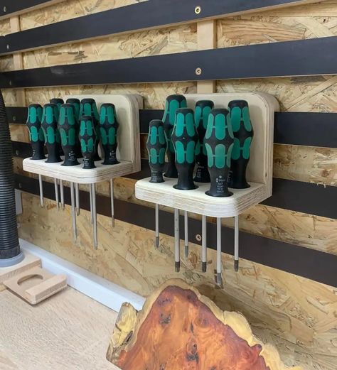 Socket Storage Ideas, French Cleat Screwdriver Holder, Woodworking Shop Organization, Screwdriver Storage, French Cleat Storage, Garage Wall Storage, Socket Storage, Garage Workshop Plans, Garage Organisation