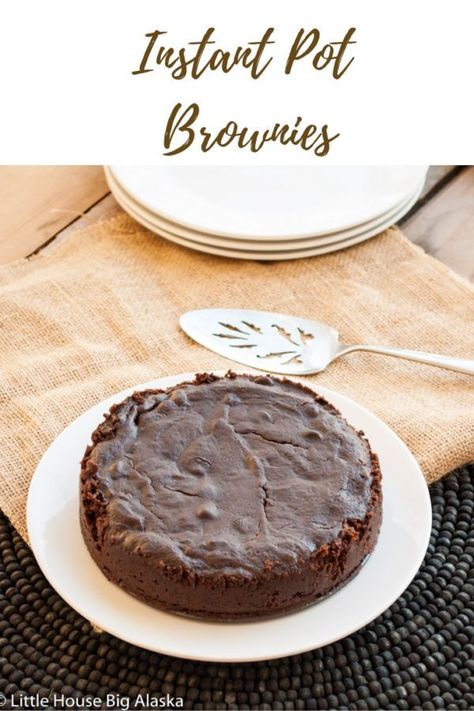 Instant Pot Brownies, Instant Pot Cake Recipe, Pressure Cooker Desserts, Pot Brownies, Reeses Cheesecake, Instant Dessert, Pot Brownie, The Best Brownies, Pot Cakes