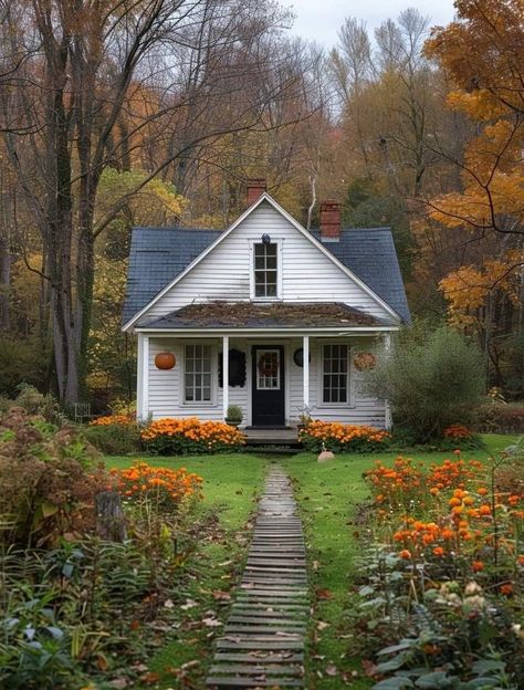 Homestead Homes, Simple Cottage, Fall Cottage, Fairytale House, Cottage Cabin, Craftsman Bungalows, Fall Time, Cute House, Sims House