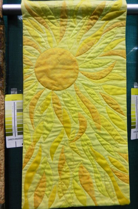 Sun Quilts Ideas, Sun Applique Pattern, Sun And Moon Quilt, Sun Quilt Pattern, Sun Applique, Artsy Quilts, Sun Quilt, Sunshine Quilt, Moon Quilt