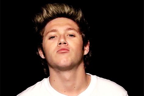 I got: PUCKER UP! Niall Is Snogging Your Face Off.... Would Niall Horan Snog You, If You Went On A Date Together? Niall Horan Gif, Niall Horan Imagines, One Direction Niall, Irish Singers, One Direction Photos, Irish Princess, Irish Boys, Going On A Date, One Direction Pictures