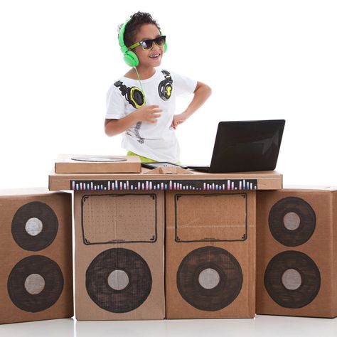 Diy Dj Booth, Dj Photoshoot, Reuse Cardboard Boxes, Dj Pult, Big Cardboard Boxes, Dj Decks, Diy Playhouse, Diy Music, Vbs Themes