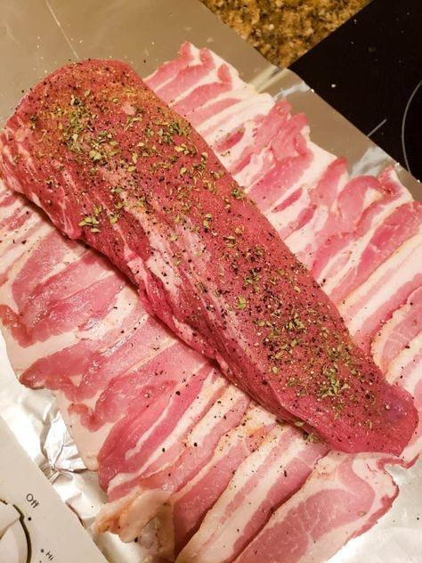 Bacon Wrapped Tenderloin Beef, Beef Tenderloin Recipes Oven, Beef Tenderloin Oven, Bacon Wrapped Roast, Tenderloin Recipes Oven, Beef Tenderloin Roast Recipes, Bacon Wrapped Tenderloin, Filet Mignon Roast, Bacon Wrapped Beef