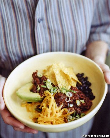 Chili Con Carne Recipe -- top with avocado, scallions, tortilla chips, and cheese Martha Stewart Chili, Chili Con Carne Recipe, Beef Chili Recipe, Bean Chili Recipe, Romaine Salad, Crockpot Chili, Chuck Wagon, One Dish Dinners, Beef Chili