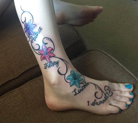 Tattoo Ideas On Leg, Kid Name Tattoo Ideas Mothers, Grandchildren Tattoos, Baby Footprint Tattoo, Name Tattoo Ideas, Kid Name Tattoo, Tattoos Infinity, Saved Tattoo, Tattoos With Kids Names