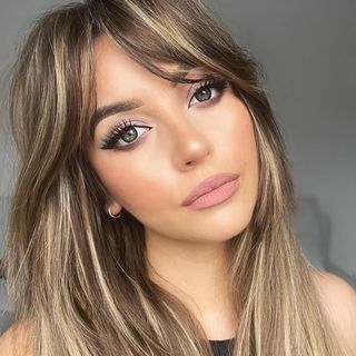 Bangs On Brown Hair, Brunette Blonde Highlights, Bangs And Balayage, Brunette With Blonde Highlights, Highlighted Bangs, Black Hair Balayage, Blonde Bangs, Hair With Highlights, Cute Styles