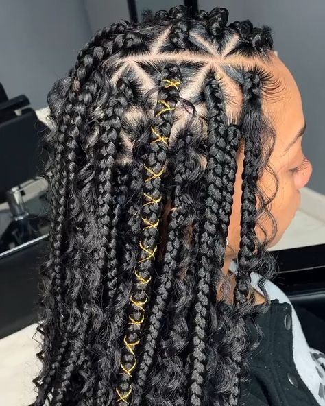 1 Minute Makeup & Hair Ideas on Instagram: “Bohemian goddess with triangle parts via @lcbeautysalonllc 😍😍|| Location: Florida • • • • Follow @1minmakeupandhair for daily hair and…” Triangle Parts, Hair Pic, Goddess Box Braids, Triangle Box Braids, Short Box Braids, Goddess Braids Hairstyles, Box Braids Hairstyles For Black Women, Cute Braided Hairstyles, Hair Things