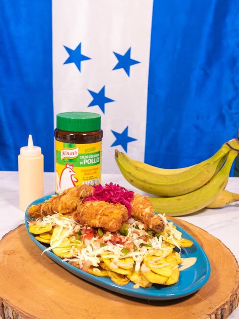 Pollo Chuco | Delicious Honduran Fried Chicken with Plantains Pollo Chuco Honduras, Cute Chicken Aesthetic, Chicken Drawing Cute, Cute Chicken Cartoon, Chicken Animation, Cute Chicken Drawing, Honduran Food, Honduras Food, Mexican Party Food