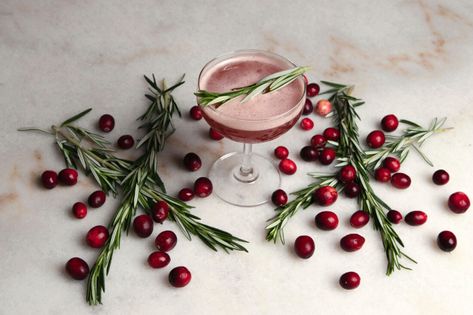 The Clausmopolitan: A Cosmo with a Festive Upgrade – Garden & Gun Mrs Clausmopolitan, Christmas Cosmopolitan Drink, Winter Cosmo, Christmas Cosmo, Christmas Cosmopolitan, Cranberry Syrup Recipe, Cranberry Syrup, Cosmopolitan Drink, Cosmopolitan Recipe