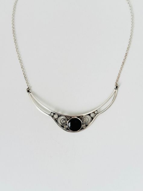 Unique Adjustable Onyx Necklace, Silver Oval Onyx Necklace, Silver Onyx Pendant Necklace, Victorian Silver Onyx Jewelry, Gothic Silver Onyx Necklace, Onyx Necklace, Short Necklace, Vintage Jewellery, Chain Lengths