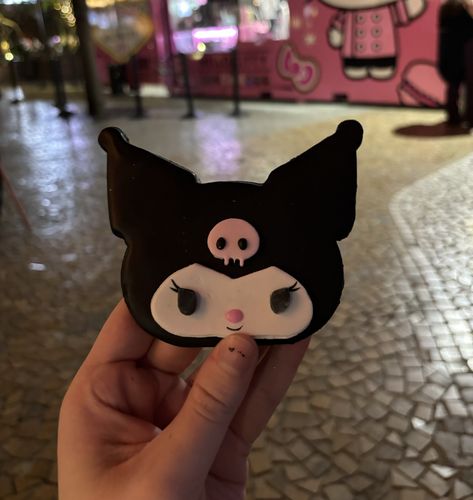 #hello kitty #sanrio #cafe #cookie #kuromi #food Kuromi Snacks, Kuromi Cookies, Kuromi Food, Sanrio Cookies Decorated, Cafe Cookie, Sanrio Food Kuromi, Hello Kitty Cookies Royal Icing, Hello Kitty Macarons, Kuromi Birthday