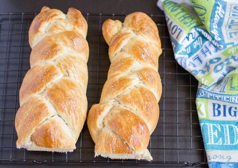 This Braided Eggless Challah Bread is an eggless version of the famous Jewish braided Shabbat challah bread. #eggless #challah #bread #challahbread #egglesschallah | vidhyashomecooking.com Egg And Bread Recipes, Challah Bread Recipe, Challah Recipe, Challah Bread Recipes, Bread Jam, Challah Bread, Passover Recipes, Easy Bread Recipes, Challah