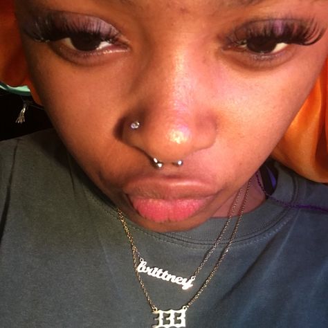 Nose Rings Black Women, Septum Piercing And Nose Stud, Stud And Septum Piercing, Piercings Black Women, Septum Piercing Aesthetic, Face Dermal Piercing, Face Dermal, Piercings Aesthetic, Dermal Piercings