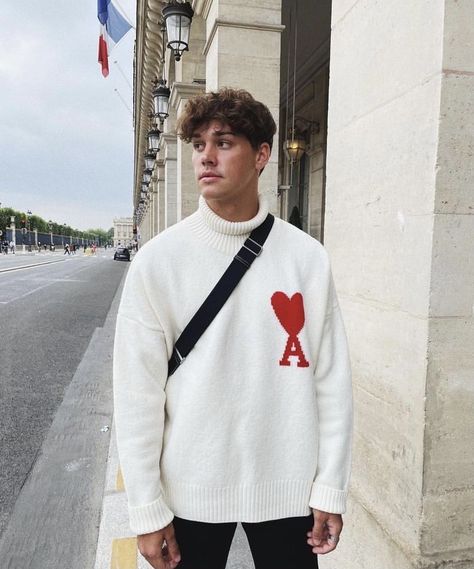 Ami Paris - Street Style Turtleneck Outfits, White Sweater Outfit, Sweater Outfits Men, American Boys, Noah Beck, Urban Style Outfits, Spring Outfits Men, Hot Sweater, Street Style Outfits Men