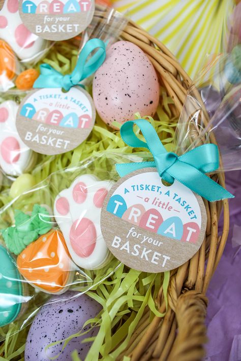 A Tisket A Tasket, Fun Easter Decorations, Food Decorating, Movie Birthday Party, Treat Basket, Easter Gift Tag, Camping Birthday Party, Holiday Classroom, Printable Favor Tags