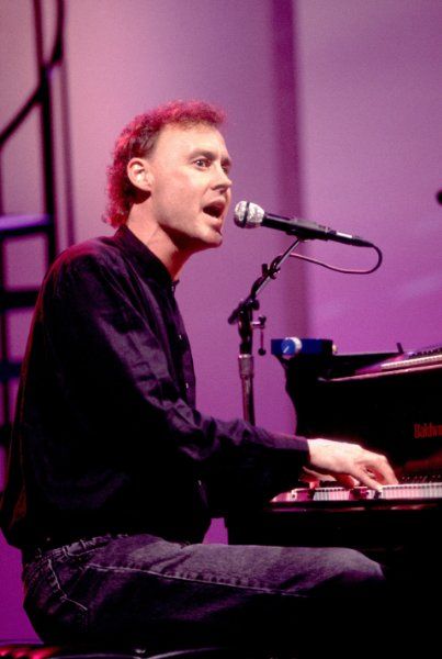 Virginian Bruce Hornsby: talented musician and songwriter (Mandolin Rain is a great example of his work) and an approachable, genuinely nice person. Bruce Hornsby, Chris Rea, Randy Newman, Nice Person, Peter Gabriel, Old Dominion, Piano Player, Singing Voice, Influential People