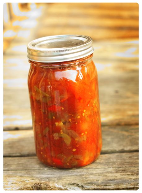 Chili Sauce Recipe Canning, Canning Sauces, Preserving Produce, Canning Chili, Homemade Chili Sauce, Sweet Chili Sauce Recipe, Canning Salsa, Chili Sauce Recipe, Canning Vegetables