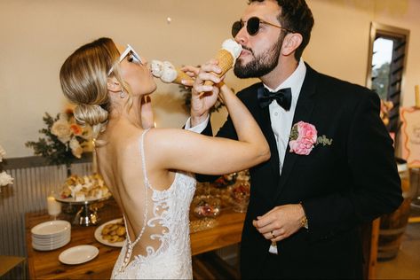 Ice Cream Wedding Photos, Ice Cream At Wedding, Ice Cream Engagement Photos, Gelato Wedding, Eating Photoshoot, Ice Cream Wedding, Ice Cream Pictures, Engagement Pic, Wedding Couple Photos