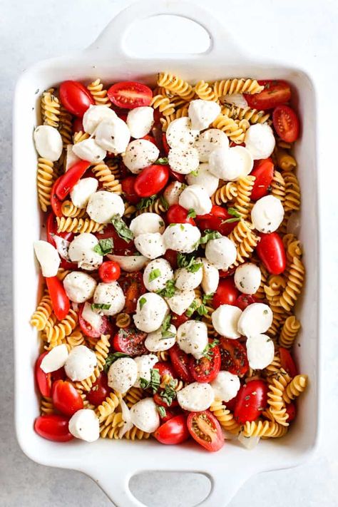 Vegetarian Mozzarella Recipes, Recipe Using Mozzarella Balls, Pasta With Mozzarella Cheese Balls, Mozzarella Ball Salad Cherry Tomatoes, Hot Caprese Pasta, Mozzarella Ball Pasta Salad, Mozzarella Tomato Recipes, Pasta Tomato Mozzarella, Baked Caprese Pasta