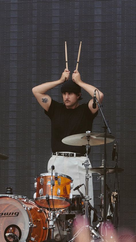 zac farro eras tour dublin 6/29/24 📸 zachary gray Zac Farro, Taylor York, Paramore Hayley Williams, Hayley Williams, Paramore, Eras Tour, Cool Cats, Dublin, Rock Bands