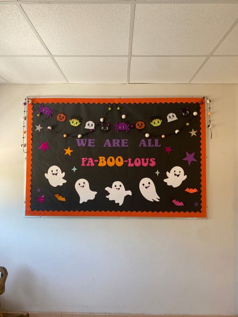 Halloween boo ghoust faboolous Halloween Poster Ideas For School, School Volunteer, Halloween Bulletin Boards, Ra Boards, Class Door, Work Decor, Craft Halloween, Work Project, Halloween Poster