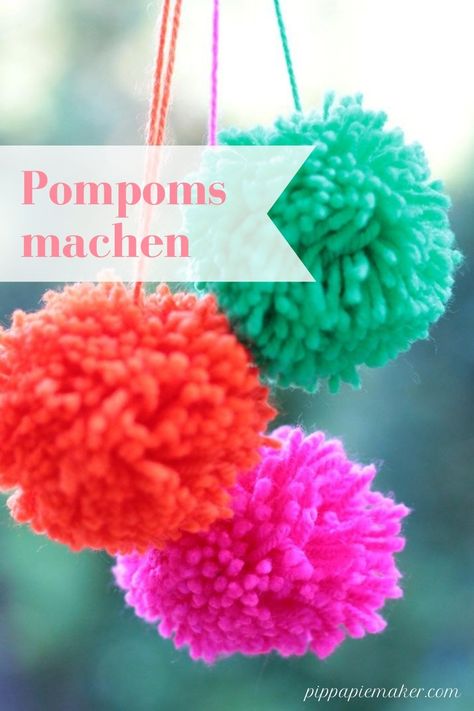 Pompoms selber machen - Pippa Pie-Maker Pie Maker, Pom Pom, Pie, Novelty Christmas, Christmas Ornaments, Holiday Decor, Christmas, Quick Saves