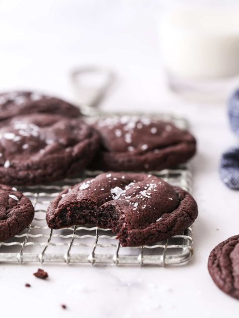 Soft and Chewy Chocolate Cookies Soft Chocolate Cookies, Chocolate Marshmallow Cookies, Completely Delicious, Chewy Chocolate Cookies, Cookie Brownie Bars, Chocolate Marshmallows, Pretty Cookies, Perfect Cookie, Chocolate Craving