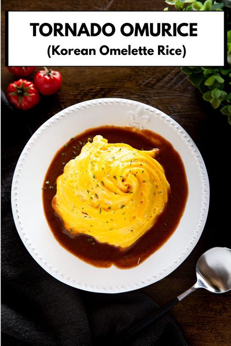 Omu Rice Recipe, Easy Omurice Recipe, Korean Omelette, Omurice Recipe Japanese, Country Dinners, Tornado Omelette, Omu Rice, Gyeran Mari, Lunch Japanese