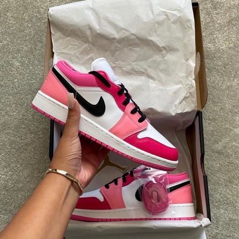 Air Jordan 1 Low Pink, Jordan 1 Low Pink, Jordan 1 Pink, Nike Jordan 1, Demonia Shoes, Trendy Shoes Sneakers, Nike Air Jordan 1 Low, All Nike Shoes, Cute Nike Shoes