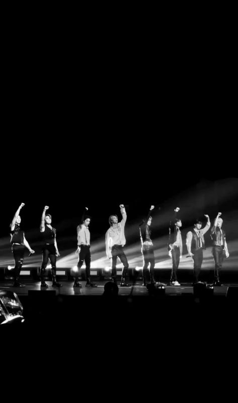 Skz Wallpaper Ot8 Dark, Straykids Black Aesthetic, Black Stray Kids Wallpaper, Skz Black And White Wallpaper, Stray Kids Black Aesthetic, Stray Kids Subtle Wallpaper, Skz Black Wallpaper, Stray Kids Widget, Stray Kids Ot8 Wallpaper