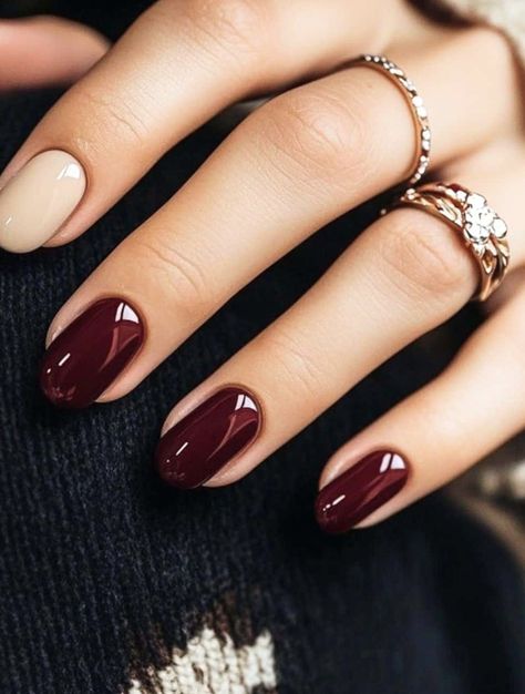 Fall Nails Maroon, Merlot Nails, Fall Nails Dark, Oxblood Nails, Nail Colors For Fall, Christmas Mani, Vacation Nail Designs, Burgundy Nail Designs, Tan Nails