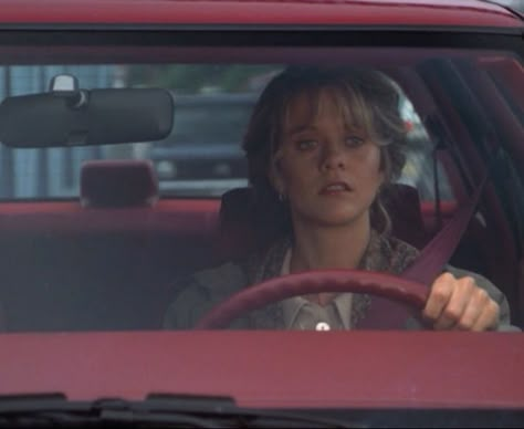 Meg Ryan as Annie in Sleepless in Seattle Annie Sleepless In Seattle, Annie Sleepless In Seattle Hair, Meg Ryan Hairstyles Sleepless In Seattle, Sleepless In Seattle Outfits, Sleepless In Seattle Hair, Sleepless In Seattle Aesthetic, Meg Ryan Sleepless In Seattle, Madeleine Core, Meg Rayn