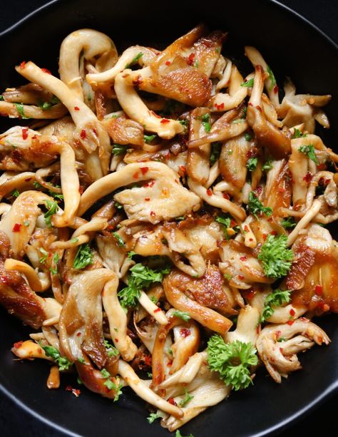 Oyster mushrooms stir-fried in a garlic butter sauce is a simple side dish made with a handful of ingredients. Turning these oyster mushrooms crispy and then tossing them in a … Mushroom Side Dish Recipes, Srilankan Food, How To Cook Garlic, Dhal Curry, Mushroom Recipes Vegan, Oyster Mushroom Recipe, Mushroom Side Dishes, Make Garlic Butter, Mushroom Curry