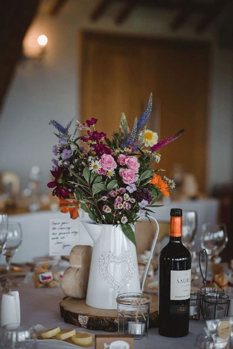 50 Stunning Wedding Table Decor Ideas | For Better For Worse Eclectic Tablescape, Wedding Flowers Arrangements, Summer Wedding Centerpieces, Wildflower Centerpieces, Wildflower Wedding Theme, Late Summer Weddings, Wildflower Baby Shower, Bright Wedding, Wedding Flowers Summer