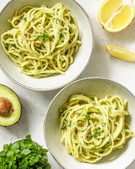 Low Calorie Pasta Sauce, Healthy Pesto Sauce, Avocado Sauce Recipe, Avocado Recipes Pasta, Avocado Sauce Pasta, Low Calorie Pasta, 500 Calories Recipes, Pasta Calories, Healthy Pesto