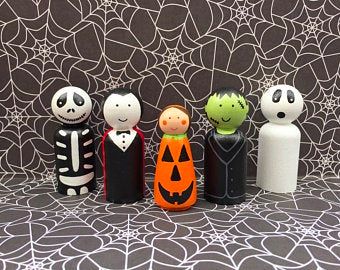 Danny Dog, Painted Dolls, Skeleton Ghost, Wooden Peg Dolls, Wood Peg Dolls, Halloween Crafts Decorations, Peg People, Pink Cheeks, Clothespin Dolls