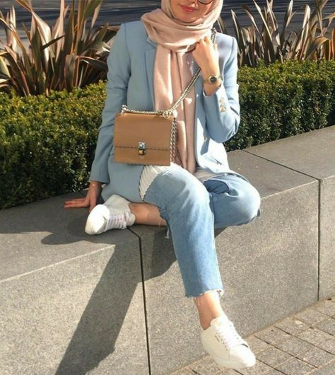 Baby blue n. Cream Bella Square Hijab, Turkish Hijab, Islam Hijab, Hijab Art, Anime Hijab, Square Hijab, Hijab Fashion, Baby Blue, Indonesia