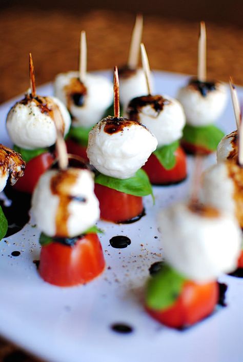 Appetizers You Can Make in 5 Minutes Ashley Tyler · Aug 2, 2015       mail_outline Healthy Christmas Party Food, Bridal Shower Appetizers, Shower Appetizers, New Year Food, Fresh Appetizers, Christmas Tree Food, Skewer Appetizers, Bite Size Snacks, Elegant Appetizers