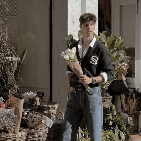 Moritz Hau, Atlas Corrigan, Preppy Boys, Gentleman Aesthetic, Enemies To Lovers, Charming Man, Street Style Outfits Men, Ideal Man, Men Stylish Dress