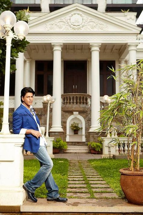 Srk Mannat, Mannat House, Shahrukh Khan Family, Dabboo Ratnani, My Name Is Khan, Bollywood Music Videos, King Khan, Hero Poster, King Of Hearts