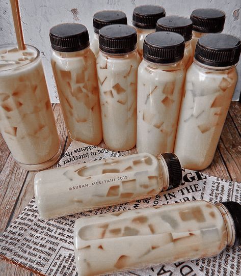 Iced Coffee Jelly, Bottled Iced Coffee, Coffee Jelly In A Bottle, Best Meal Prep Containers, Makanan Cepat Saji, Coffee Jelly, Food Business Ideas, Juice Packaging, Ice Milk