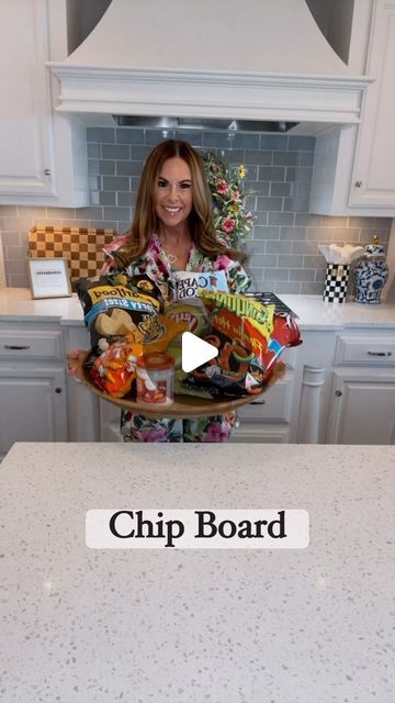 Homemade French Onion Dip, Chips And Dip, French Onion Dip, Chip Board, Snack Board, Onion Dip, Quick Easy Snacks, Chip Dip, Feeding A Crowd