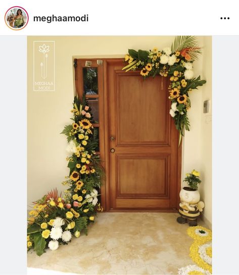 Entry Door Flower Decoration, Main Door Decoration Ideas With Flowers, Main Door Flower Decoration, Door Wedding Decor, Entry Decoration, Shaadi Vibes, Wedding Door Decorations, Doors Decoration, Door Flower Decoration