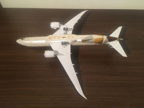 Etihad Airlines, Model Aeroplane, Airline Company, Boeing 787, Fixed Gear, Model Airplanes, Dubai Uae, Plastic Models, Airlines